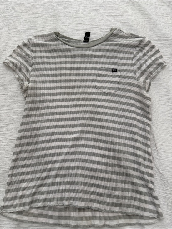 Fox Tops - Fox Striped Short-Sleeve Pocket Tee - Gray & White